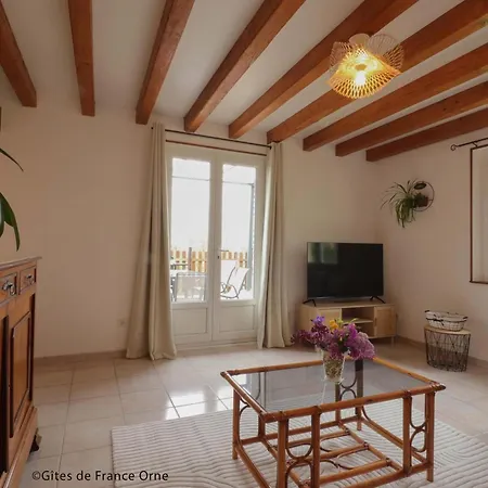 Maison Independante Avec Vue Exceptionnelle Au Pays D'auge - Fr-1-497-259 * Gacé