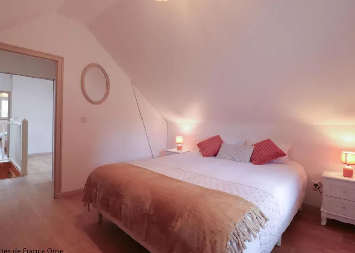 Maison Independante Avec Vue Exceptionnelle Au Pays D'auge - Fr-1-497-259 * Gacé